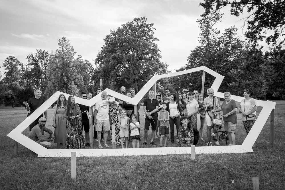 01-rzezba-w-parku-15_resize